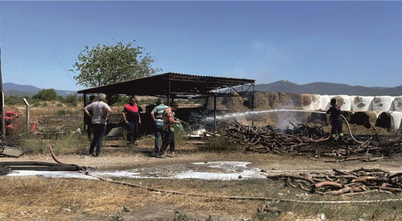       Saman deposunda çıkan yangın söndürüldü haberi